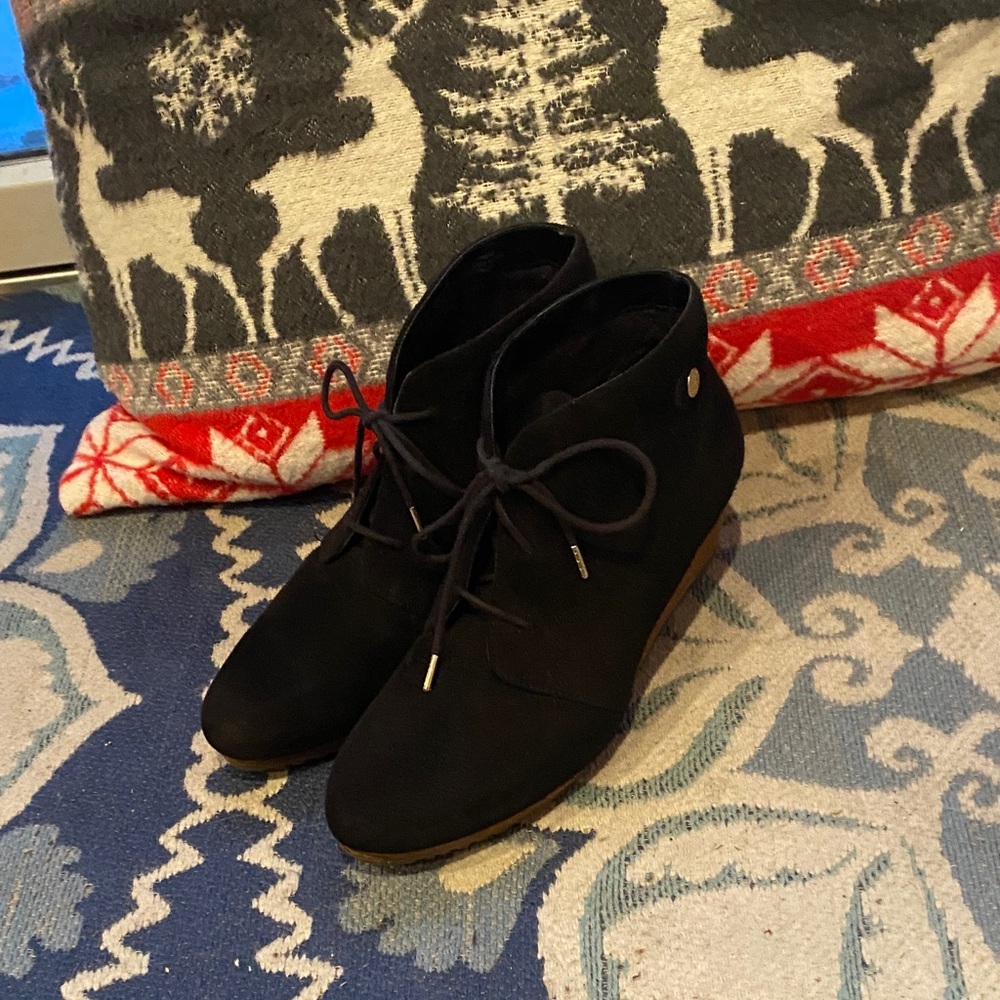 Dr. Scholl's Black Faux Suede Lace Up Boots size 9.5